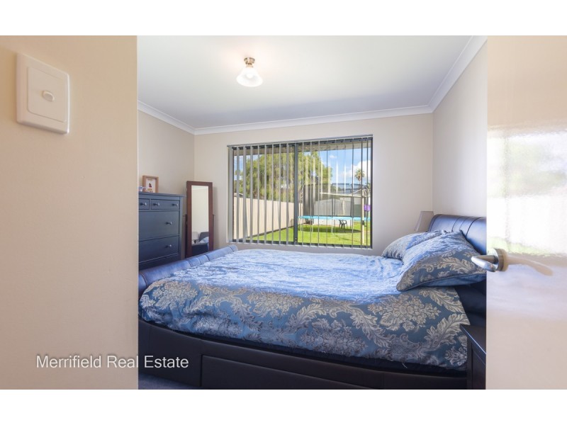17 Abercorn Street, Orana WA 6330