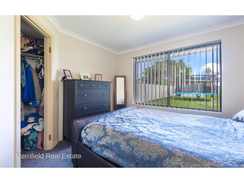 17 Abercorn Street, Orana WA 6330