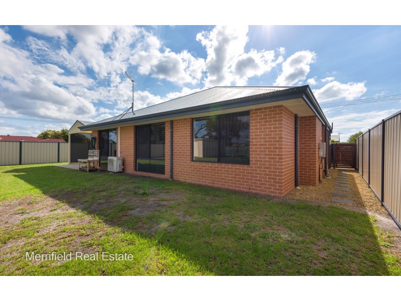 17 Abercorn Street, Orana WA 6330
