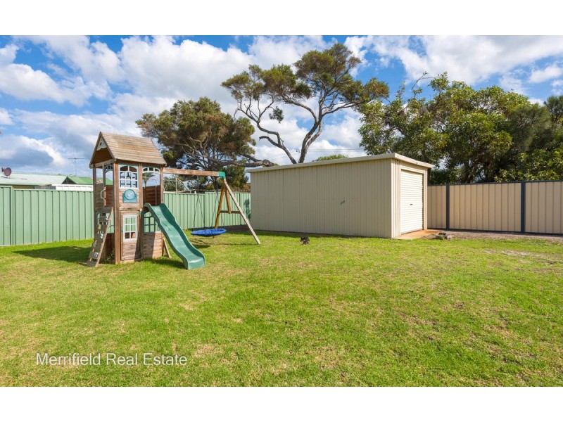 17 Abercorn Street, Orana WA 6330