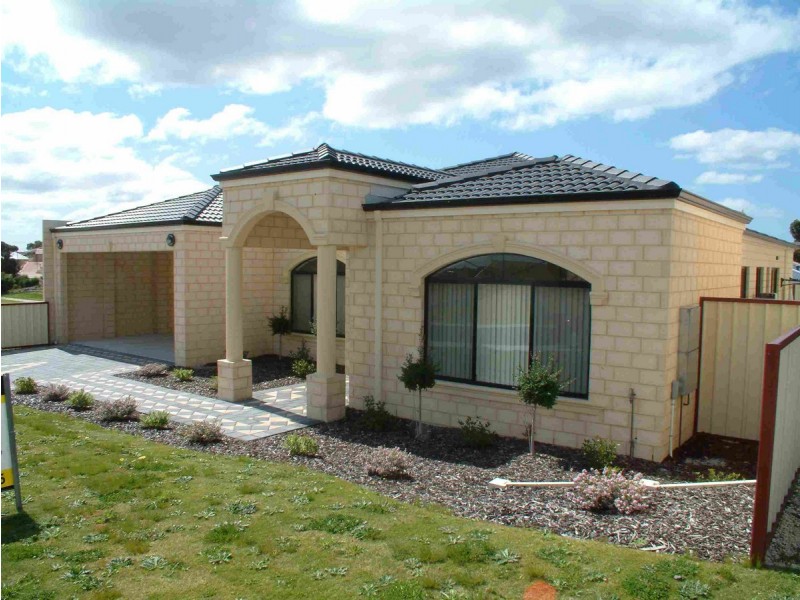 13 Stokes Terrace, Spencer Park WA 6330