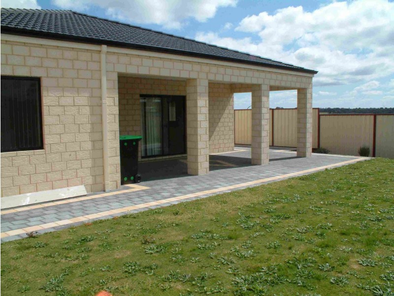 13 Stokes Terrace, Spencer Park WA 6330