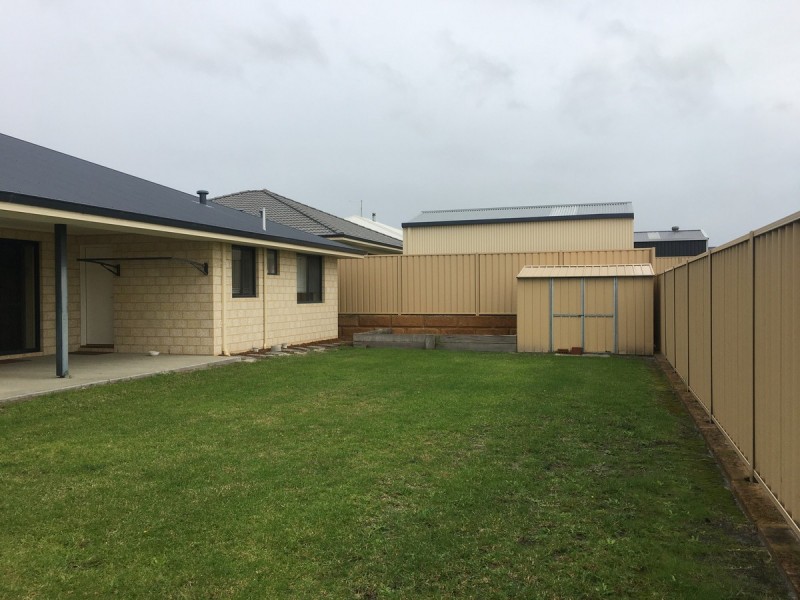 8 Notley Street, Yakamia WA 6330