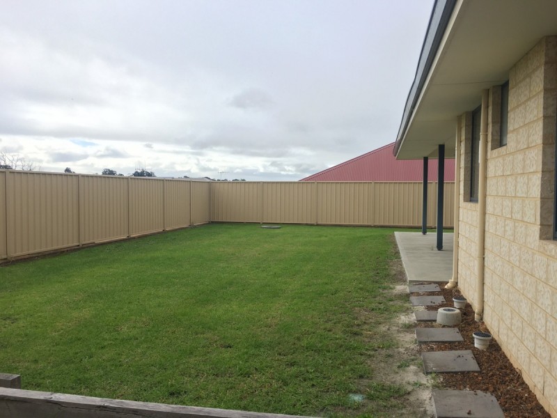 8 Notley Street, Yakamia WA 6330