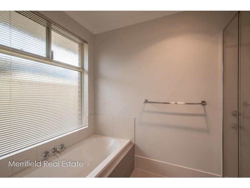 8 Grevillea Way, Yakamia WA 6330