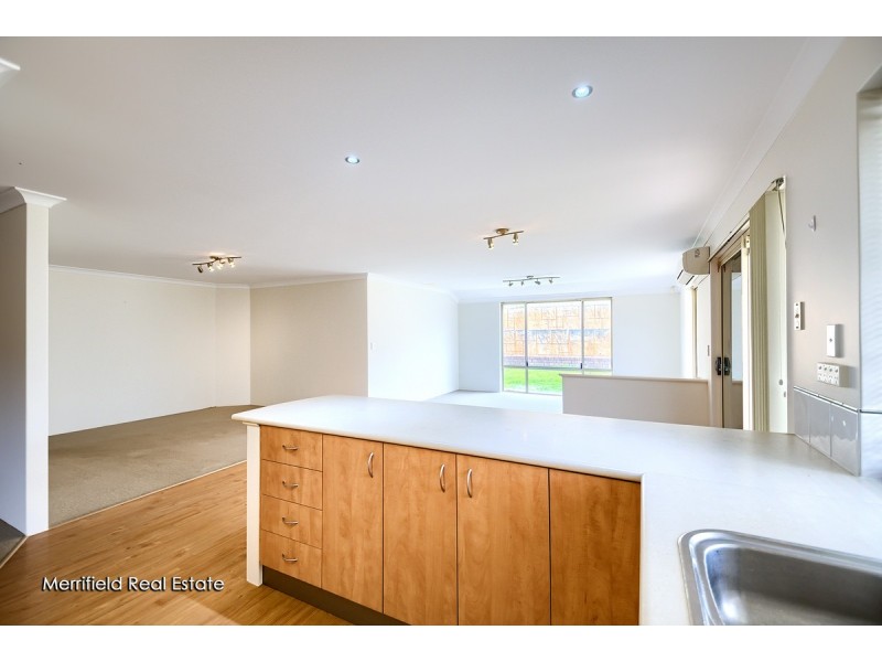 8 Pyrus Gardens, Yakamia WA 6330