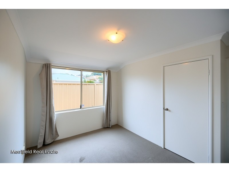 8 Pyrus Gardens, Yakamia WA 6330