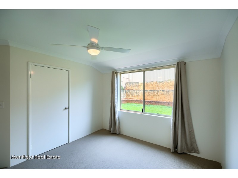 8 Pyrus Gardens, Yakamia WA 6330