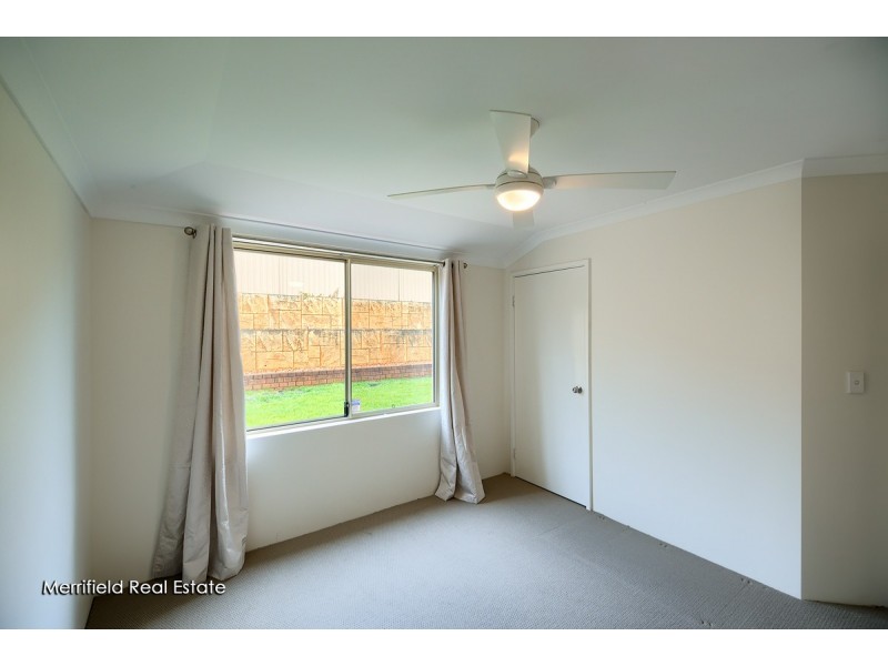 8 Pyrus Gardens, Yakamia WA 6330