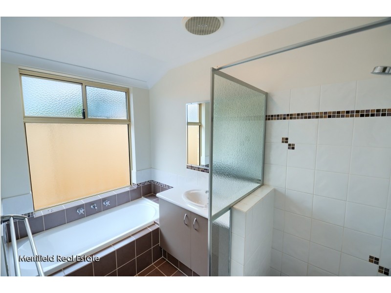 8 Pyrus Gardens, Yakamia WA 6330