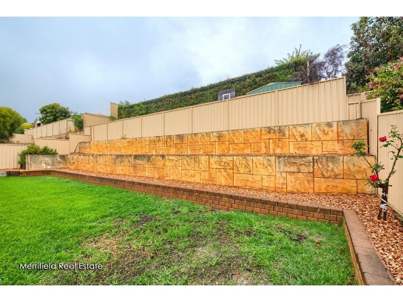 8 Pyrus Gardens, Yakamia WA 6330