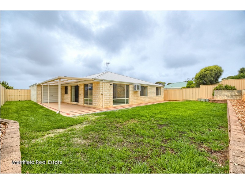 8 Pyrus Gardens, Yakamia WA 6330