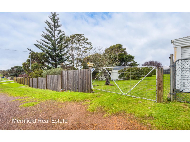 2 Symers Street, Mira Mar WA 6330
