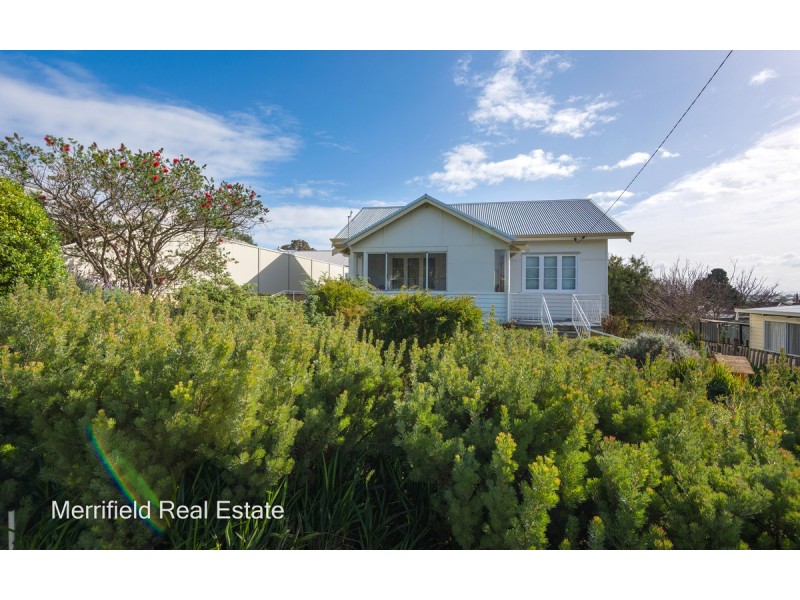 17 Angus Street, Mount Melville WA 6330