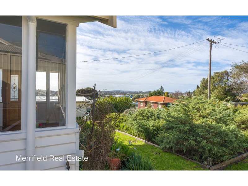 17 Angus Street, Mount Melville WA 6330