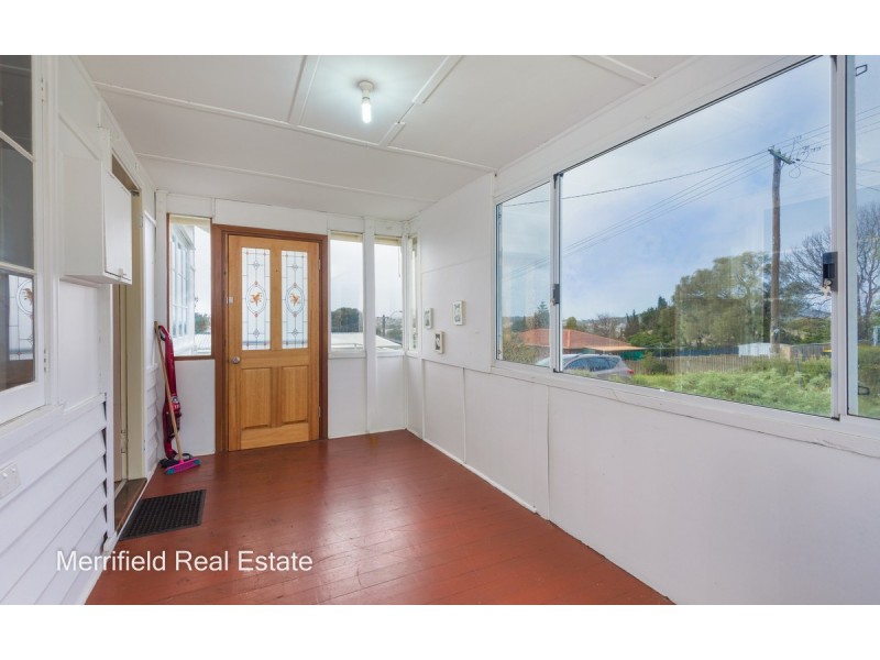 17 Angus Street, Mount Melville WA 6330