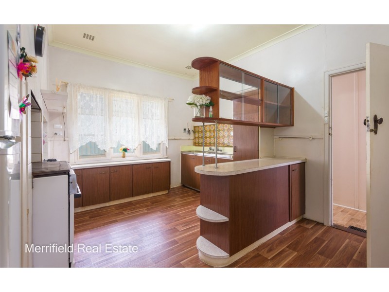 17 Angus Street, Mount Melville WA 6330