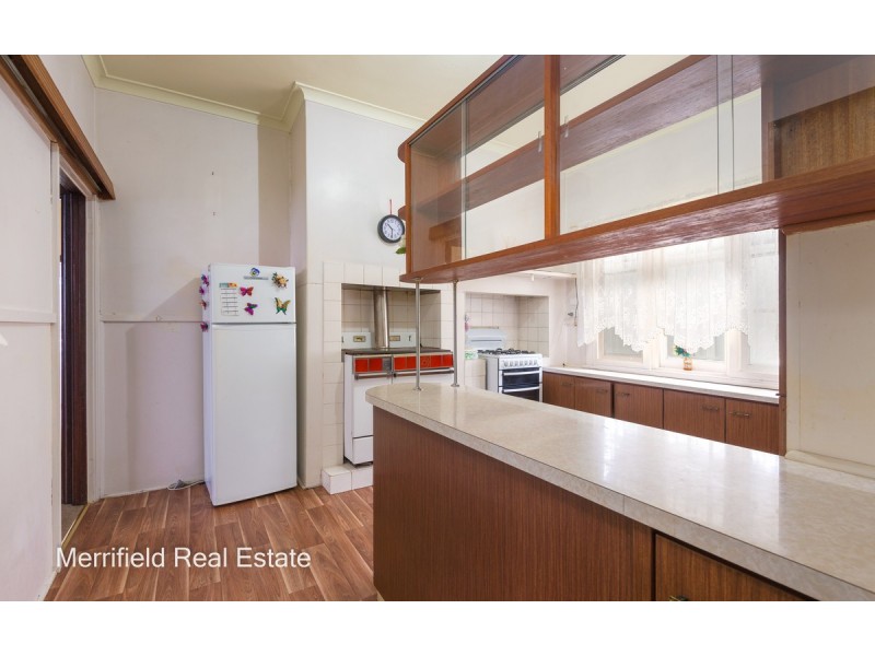 17 Angus Street, Mount Melville WA 6330