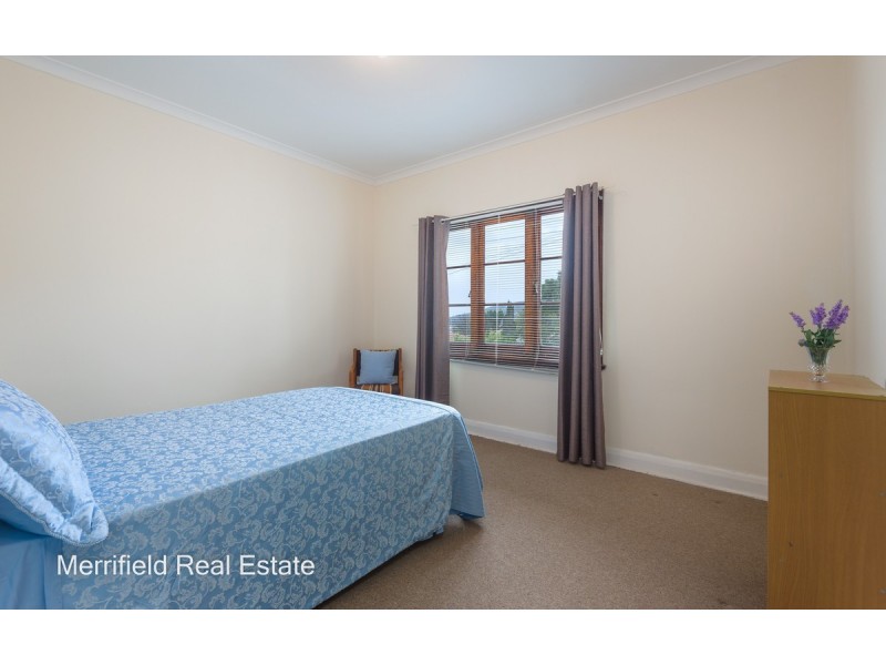 17 Angus Street, Mount Melville WA 6330