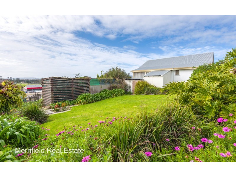 17 Angus Street, Mount Melville WA 6330