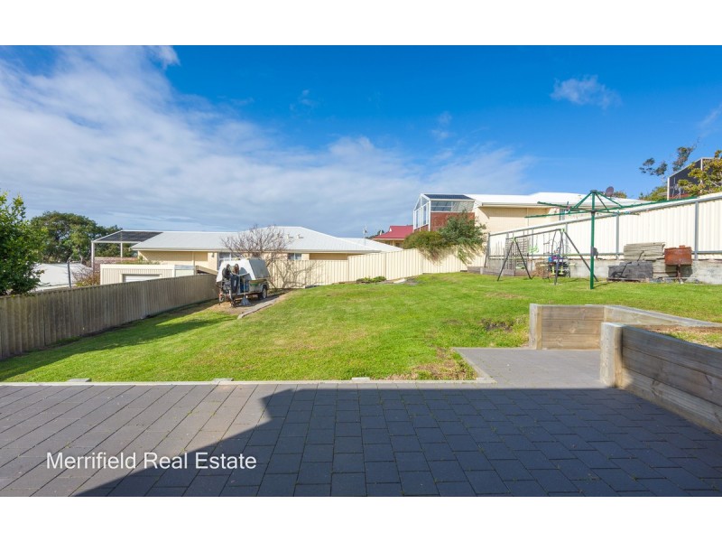 14 Angus Street, Mount Melville WA 6330