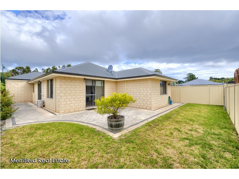 16 McNeal Loop, Mckail WA 6330