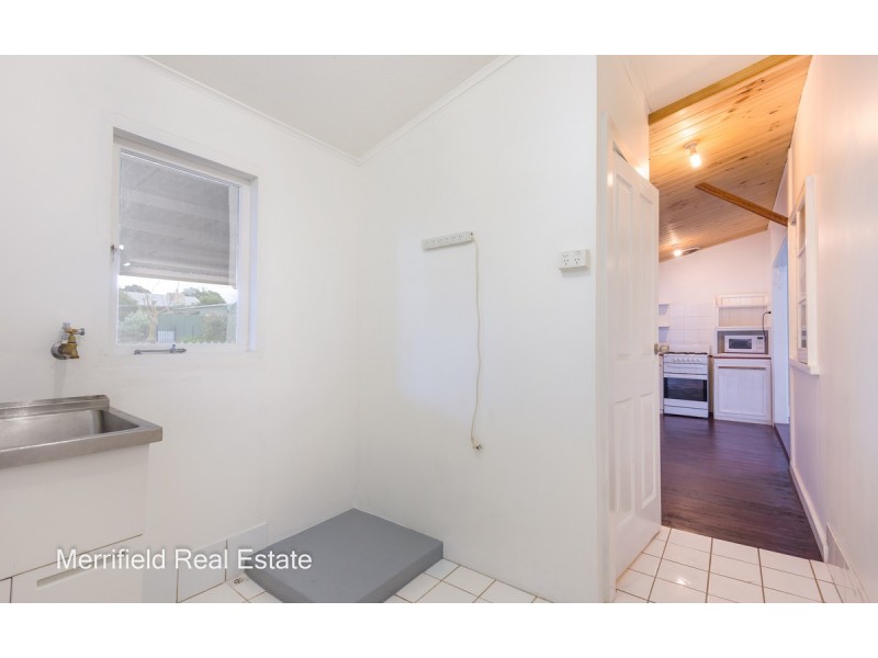 401 Albany Highway, Orana WA 6330