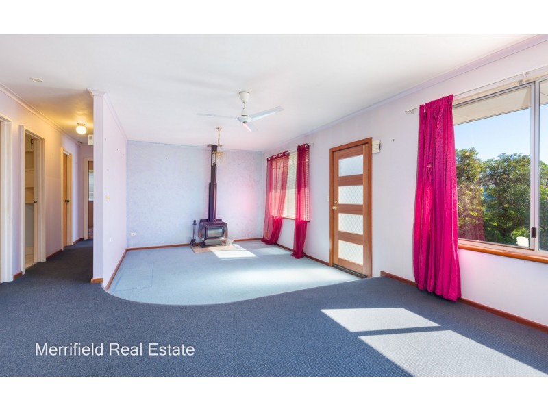 5 Lorenzo Way, Orana WA 6330