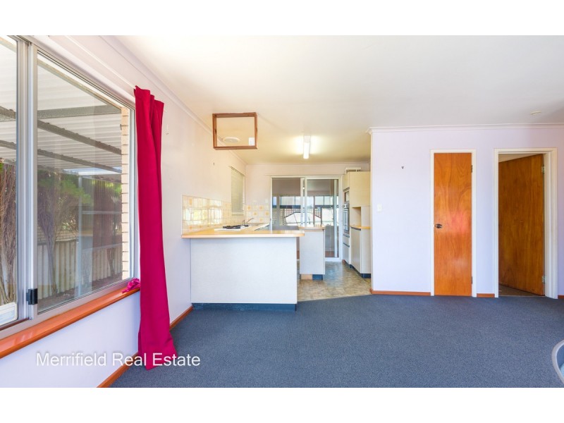 5 Lorenzo Way, Orana WA 6330