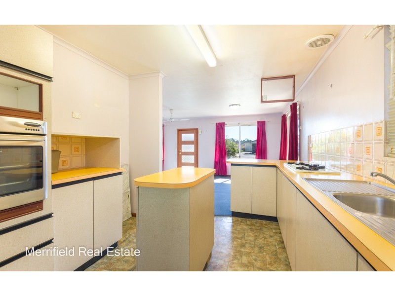 5 Lorenzo Way, Orana WA 6330