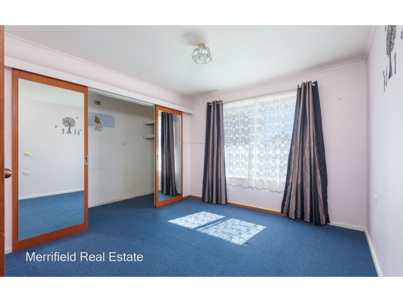 5 Lorenzo Way, Orana WA 6330