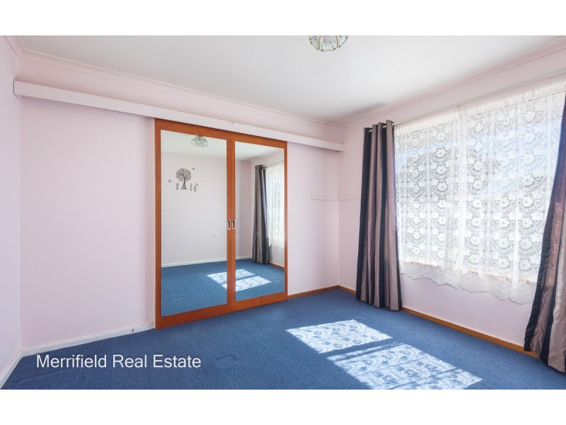 5 Lorenzo Way, Orana WA 6330