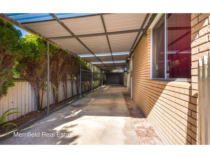 5 Lorenzo Way, Orana WA 6330