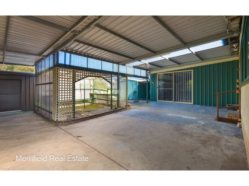 5 Lorenzo Way, Orana WA 6330