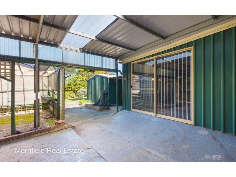 5 Lorenzo Way, Orana WA 6330