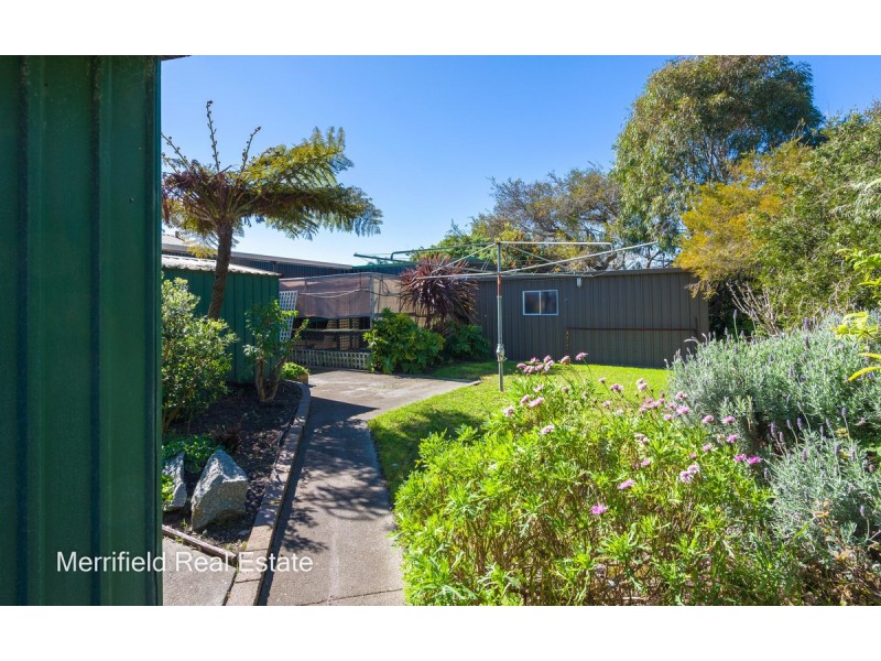 5 Lorenzo Way, Orana WA 6330