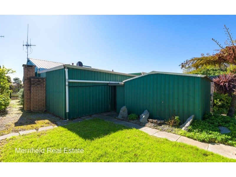 5 Lorenzo Way, Orana WA 6330