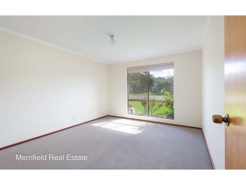 35 Sherwood Drive, Mckail WA 6330