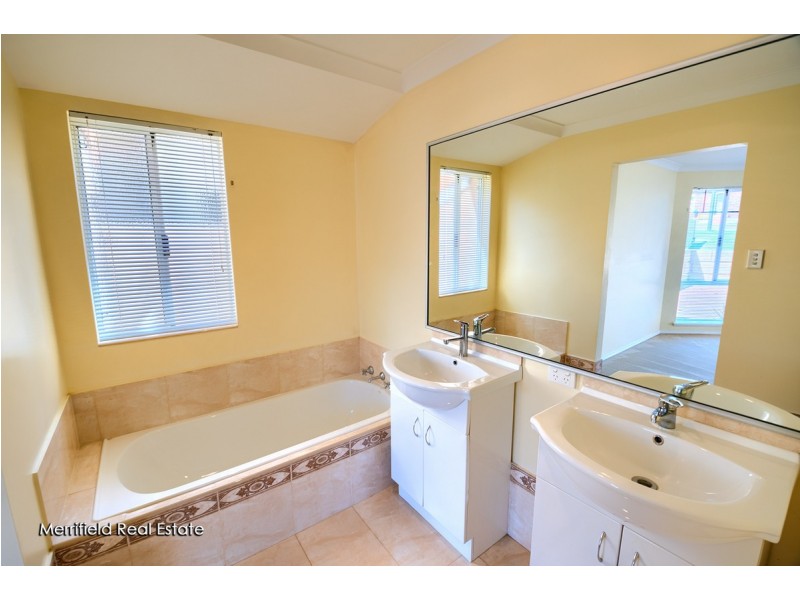 98 Angove Road, Spencer Park WA 6330