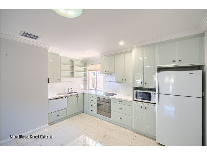 2/5 Barnett Street, Middleton Beach WA 6330