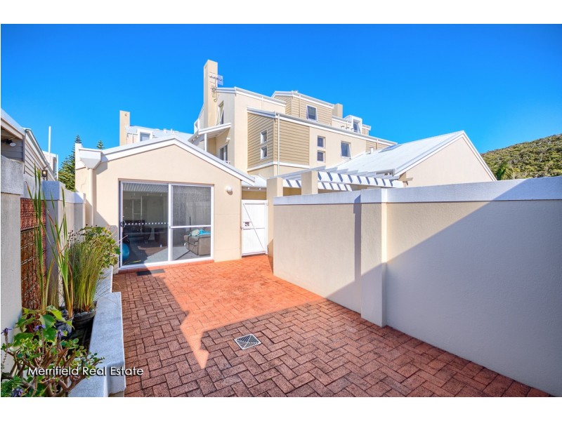 2/5 Barnett Street, Middleton Beach WA 6330