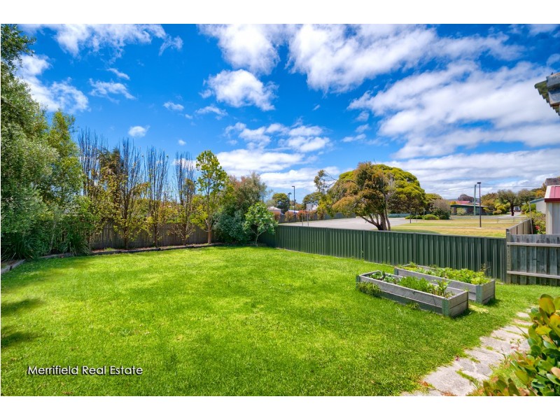 8 Taylor Street, Mira Mar WA 6330