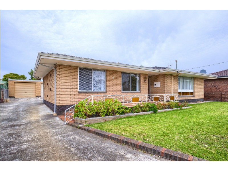 11 McKail Street, Orana WA 6330