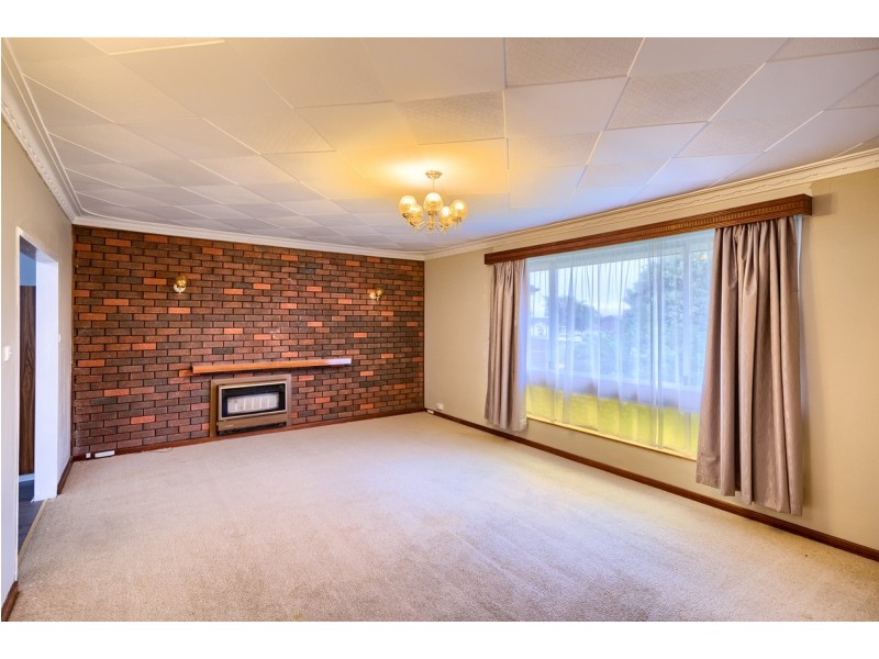 11 McKail Street, Orana WA 6330