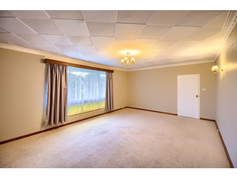 11 McKail Street, Orana WA 6330