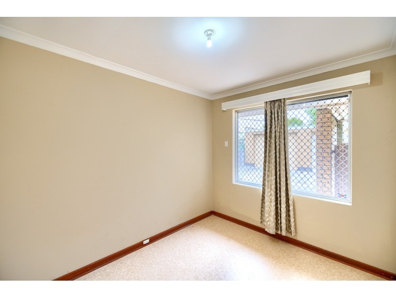 11 McKail Street, Orana WA 6330