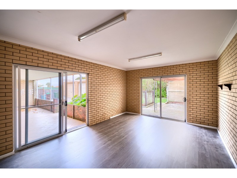 11 McKail Street, Orana WA 6330