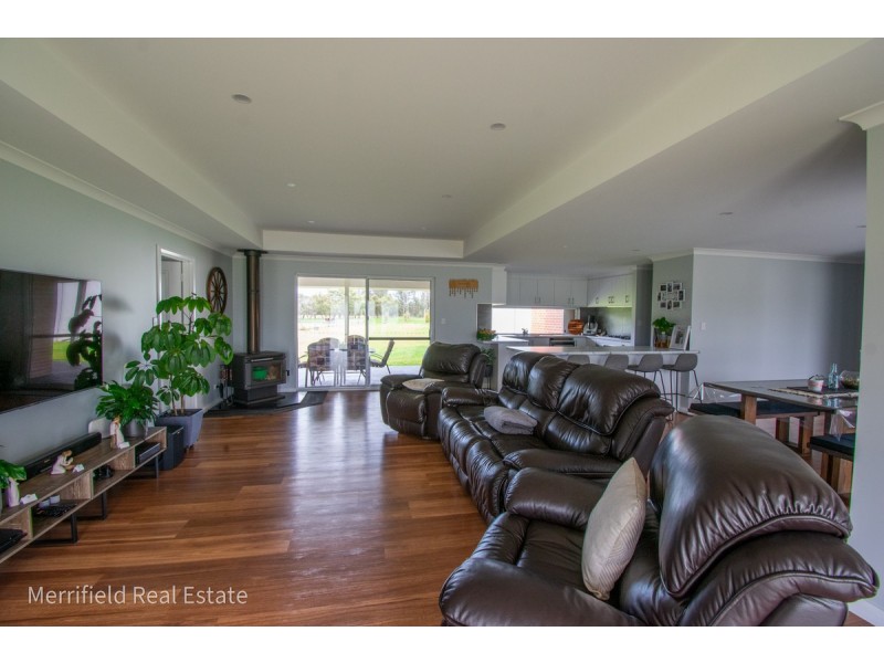 24 Nevile Rise, Willyung WA 6330