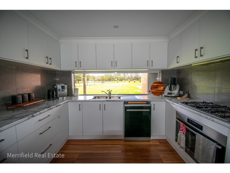 24 Nevile Rise, Willyung WA 6330