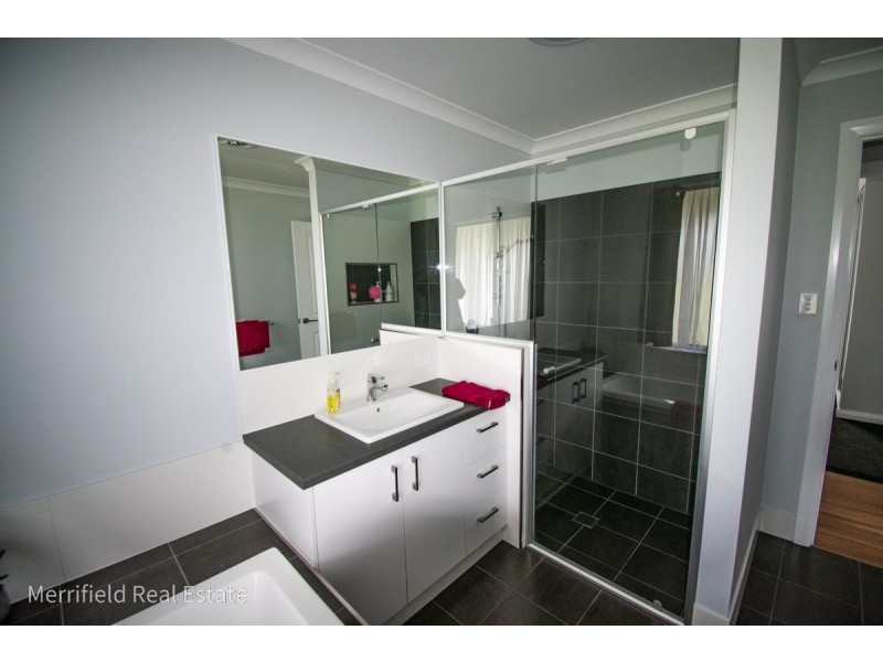24 Nevile Rise, Willyung WA 6330